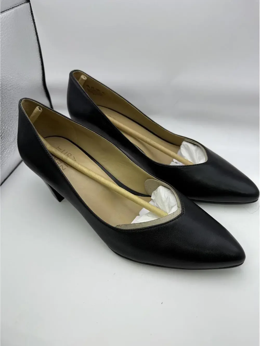 Naturalizer Black Leather Women's Pumps Size 8.5 W NWOT